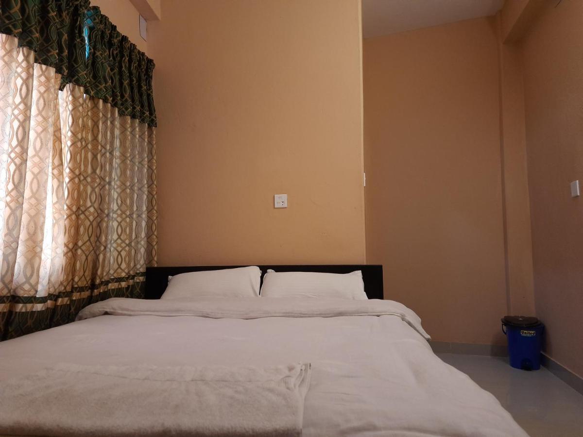 Hotel Eagle Zone Pokhara Esterno foto