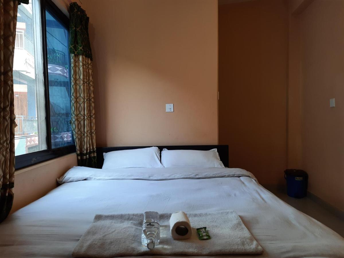 Hotel Eagle Zone Pokhara Esterno foto