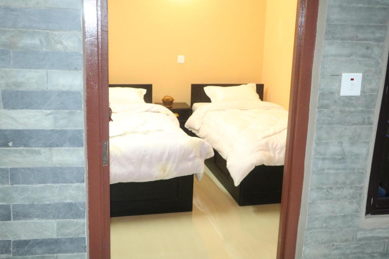Hotel Eagle Zone Pokhara Esterno foto