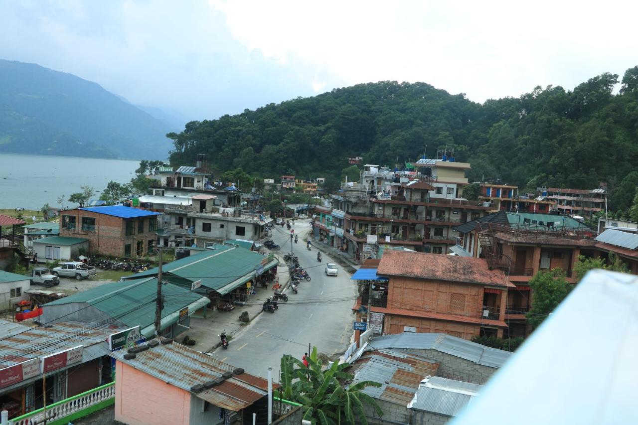 Hotel Eagle Zone Pokhara Esterno foto