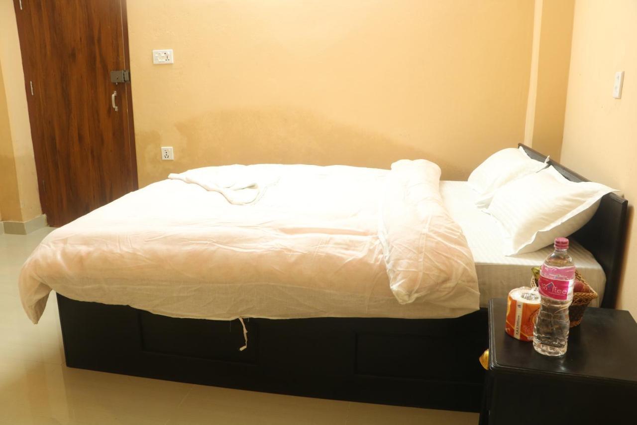 Hotel Eagle Zone Pokhara Esterno foto