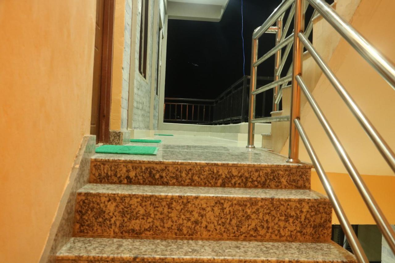 Hotel Eagle Zone Pokhara Esterno foto