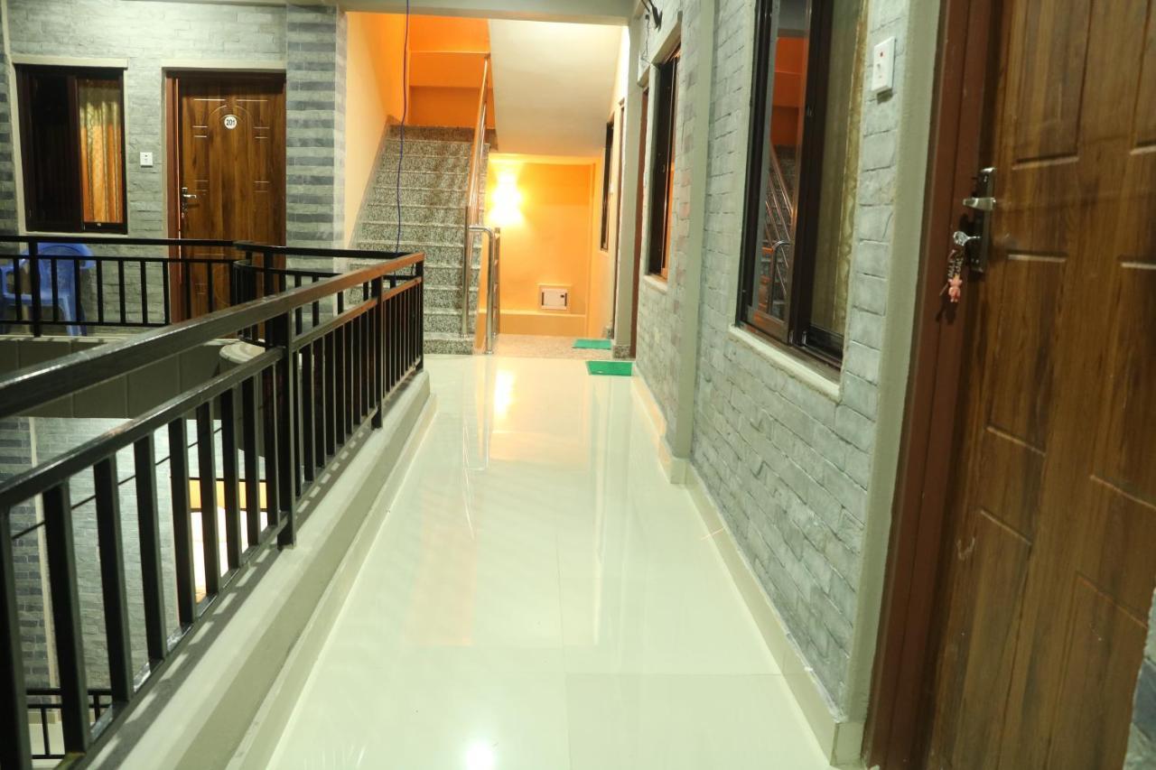 Hotel Eagle Zone Pokhara Esterno foto