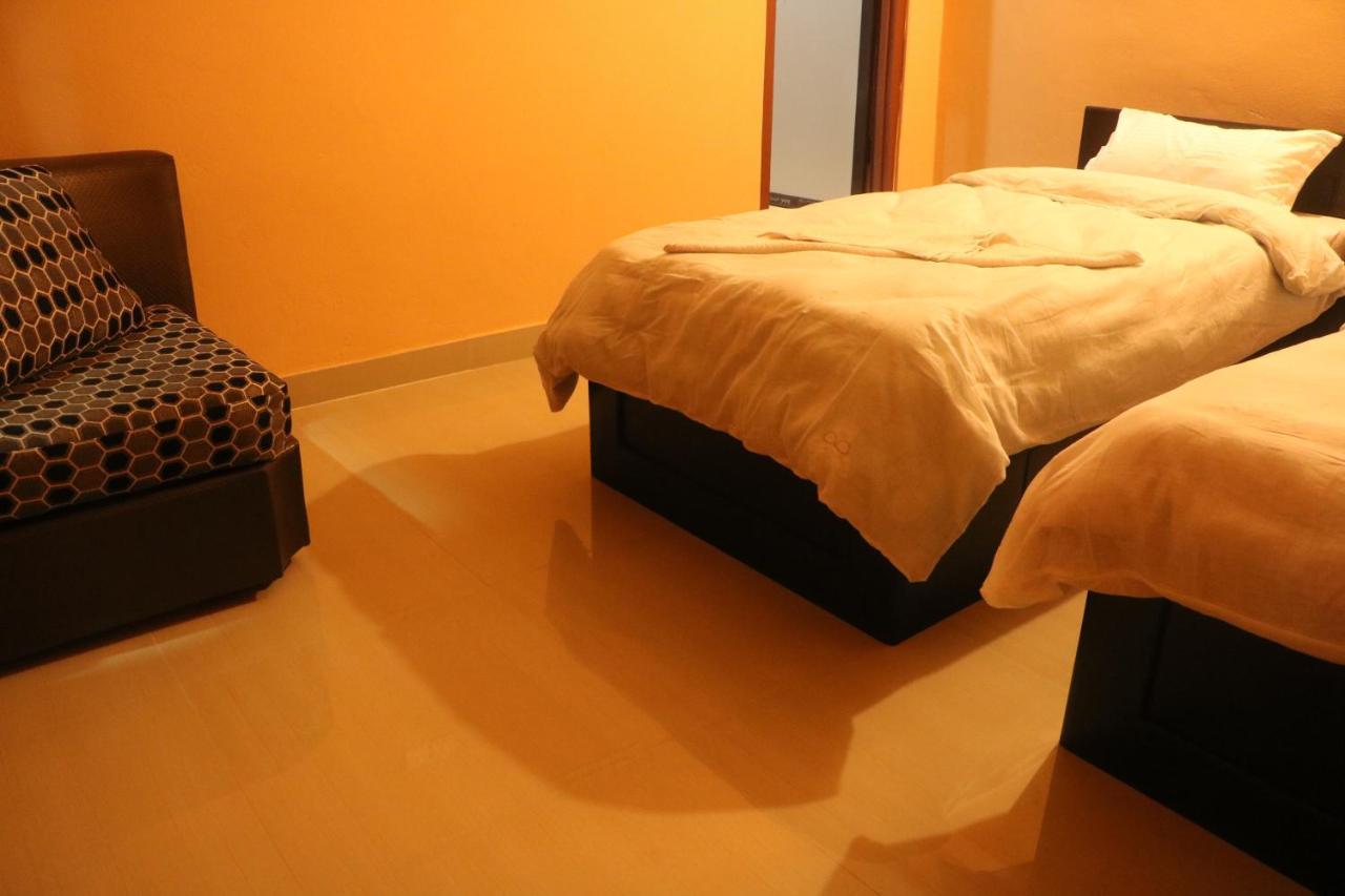 Hotel Eagle Zone Pokhara Esterno foto